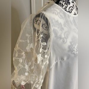 Lace sleeve blouse